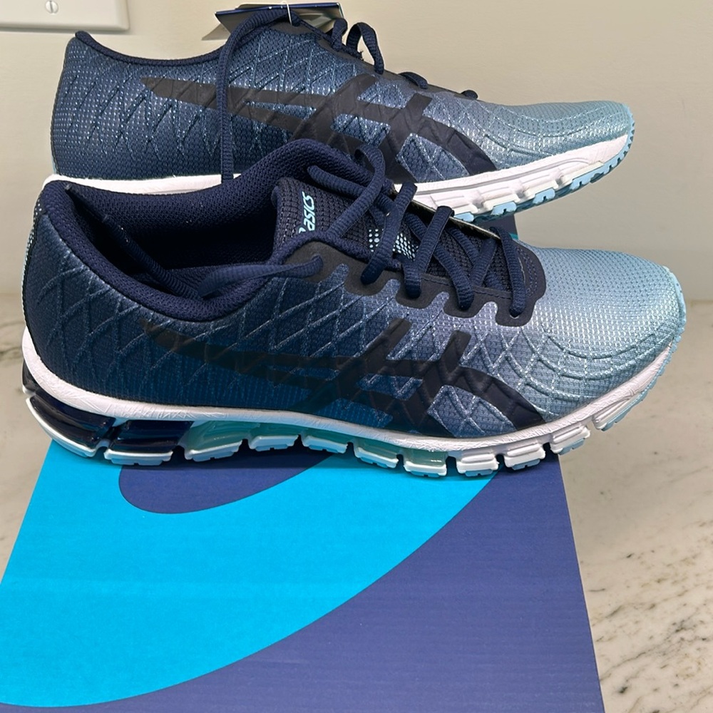 Brand new ASICS Gel-Quantum 180 4